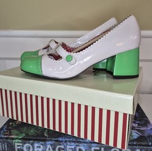 Elegant Green and White Block Heel Pumps